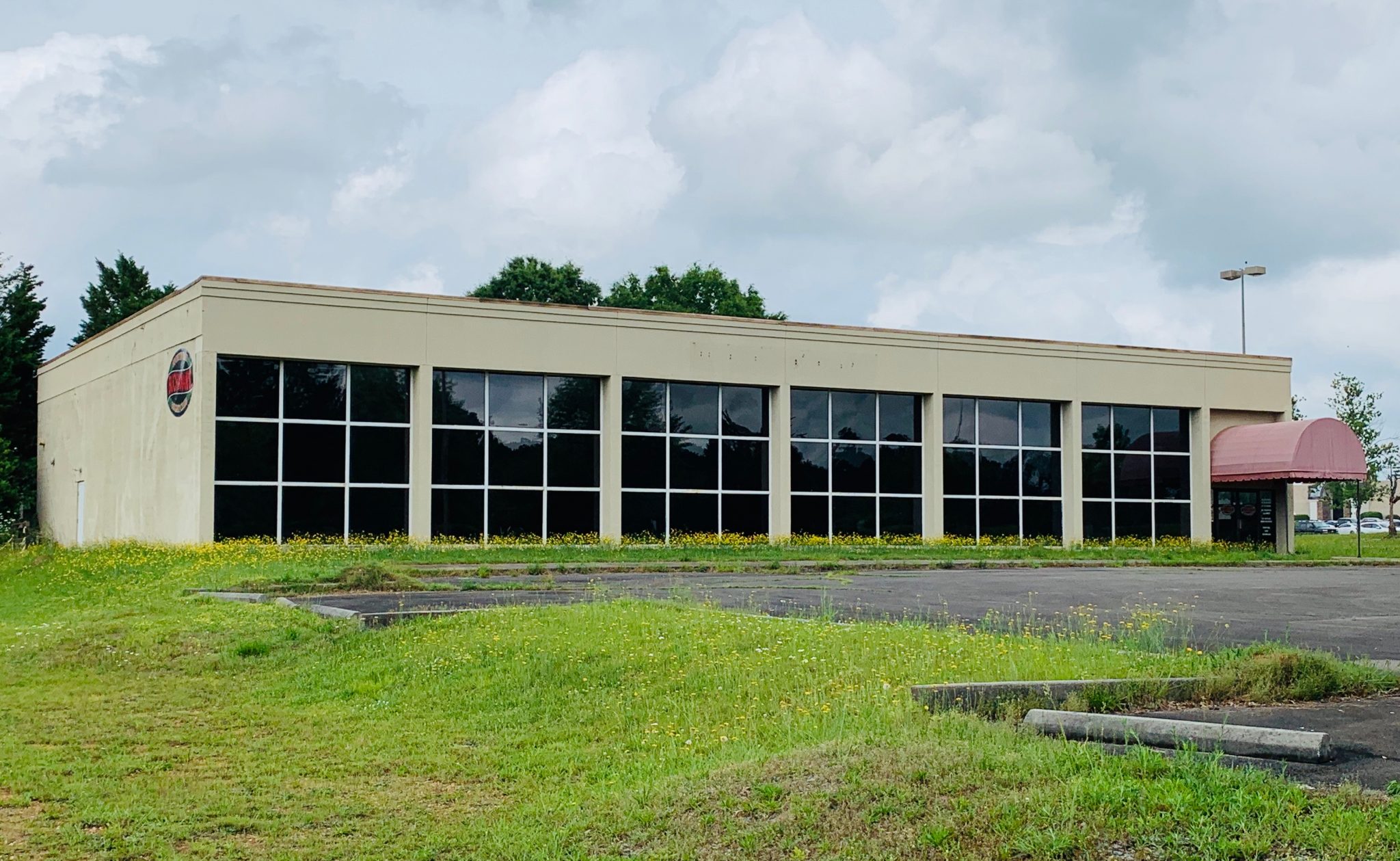 Commercial Building Rome Commercial Building in Rome - Dempsey Auction Company