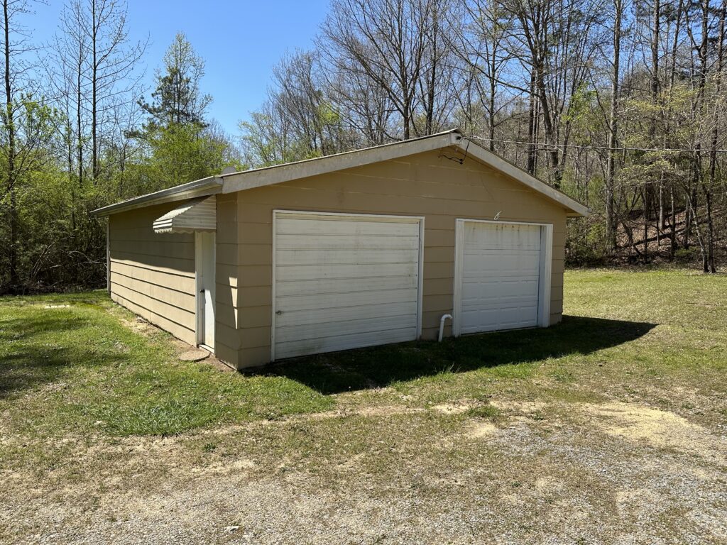 Photo of home-on-large-lot-leesburg-cherokee-co-al-auction