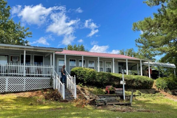 Photo of serene-waterside-retreat-2-bedroom-home-with-dock-on-weiss-lake-gaylesville-al-auction