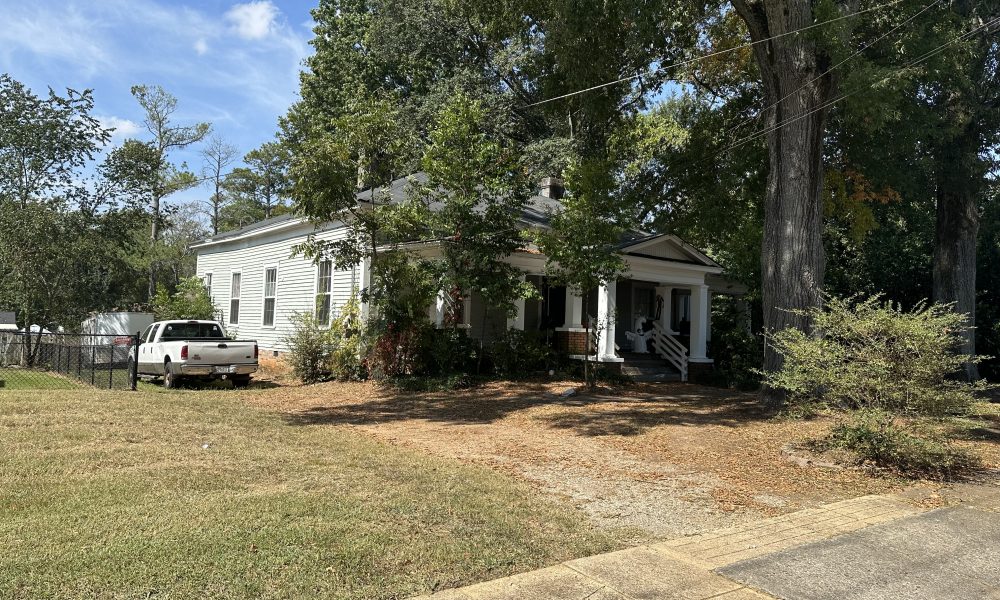 Photo of Income-Producing Home located at 209 N Cave Spring Street (C11 162)