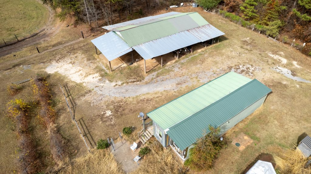 Photo of 17%c2%b1-acres-with-executive-home-barn-lake-tiny-home-and-personalty-cedar-bluff-cherokee-co-al-estate-auction