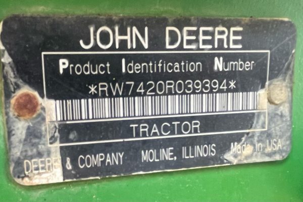 Photo of JOHN DEERE JD 7420 4WD FARM TRACTOR SN:RW7420R039394 WITH ENCLOSED CAB (ROW CROP):