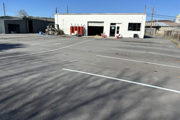 Photo of Commercial Building located at 165 ECONOMY ST SUMMERVILLE, GA 30747 (#00S2700000101):