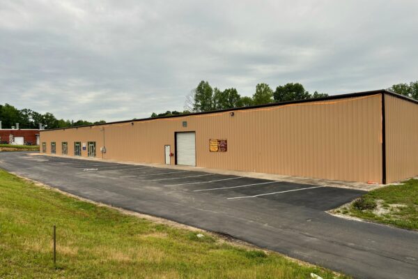 Photo of 18000%c2%b1-sq-ft-office-warehouse-building-lithonia-dekalb-county-ga-online-auction