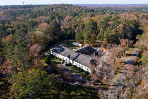 Photo of commercial-facility-on-6-3%c2%b1-acres-oconee-washington-county-ga-auction