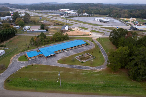 Photo of 24-room-motel-on-2-6%c2%b1-acres-piedmont-al-auction