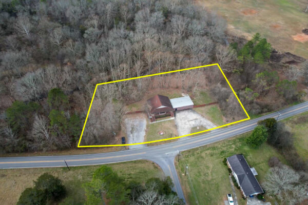 Photo of large-commercial-professional-building-on-1-23-acre-lot-cedartown-ga-auction