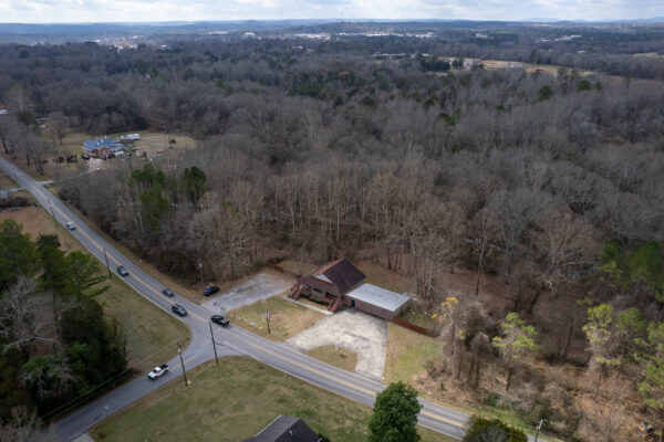 Photo of large-commercial-professional-building-on-1-23-acre-lot-cedartown-ga-auction