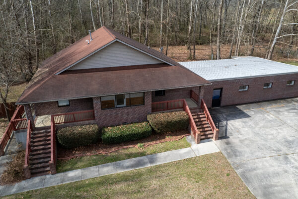 Photo of large-commercial-professional-building-on-1-23-acre-lot-cedartown-ga-auction