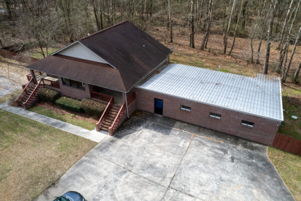 Photo of large-commercial-professional-building-on-1-23-acre-lot-cedartown-ga-auction