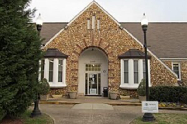 Photo of professional-office-building-on-1-5-acres-birmingham-jefferson-county-al-online-auction
