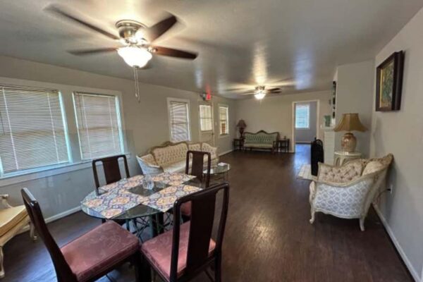 Photo of professional-office-building-on-1-5-acres-birmingham-jefferson-county-al-online-auction