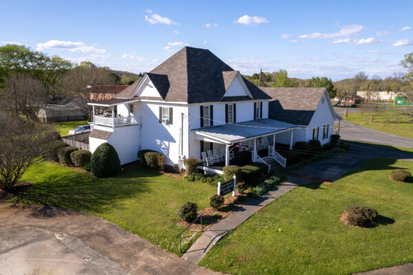 Photo of versatile-5893%c2%b1-sf-commercial-building-downtown-cave-spring-ga-auction