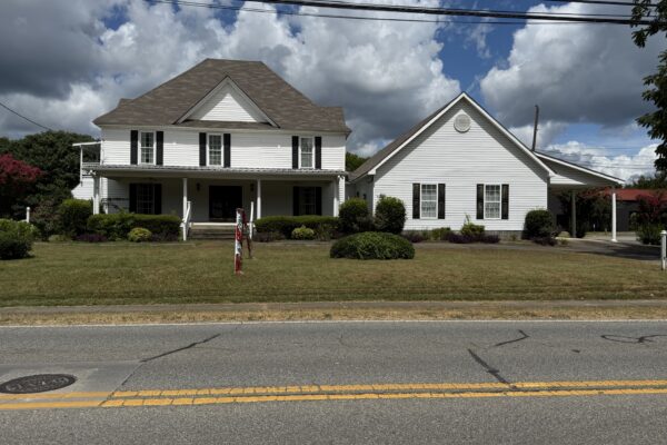 Photo of versatile-5893%c2%b1-sf-commercial-building-downtown-cave-spring-ga-auction