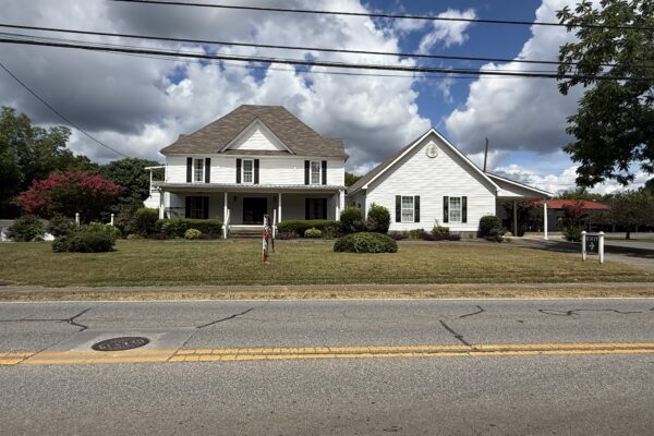 Photo of versatile-5893%c2%b1-sf-commercial-building-downtown-cave-spring-ga-auction