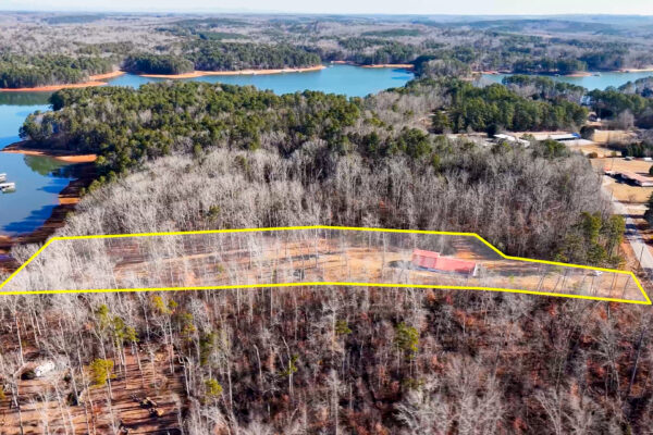 Photo of 3-8-acre-waterfront-retreat-on-lake-hartwell-martin-stephens-county-ga-auction