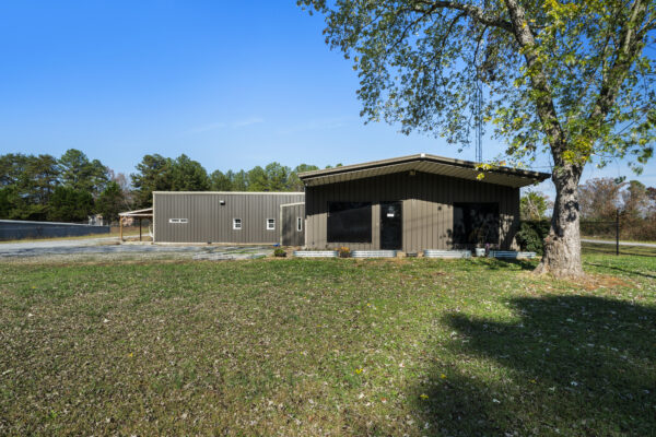 Photo of 3200-sf-multi-use-building-on-large-lot-cedar-bluff-al-auction