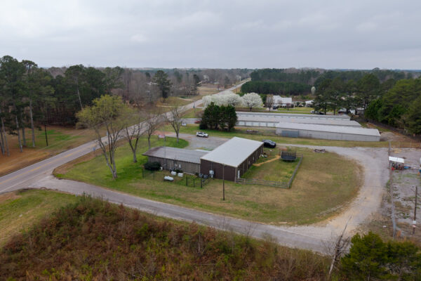 Photo of 3200-sf-multi-use-building-on-large-lot-cedar-bluff-al-auction