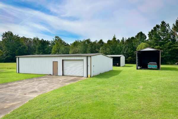 Photo of 3-7%c2%b1-acre-country-property-with-pond-and-immaculate-shop-moulton-lawrence-county-al-online-auction