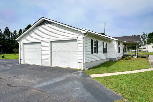 Photo of 3-7%c2%b1-acre-country-property-with-pond-and-immaculate-shop-moulton-lawrence-county-al-online-auction