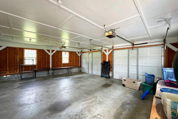 Photo of 3-7%c2%b1-acre-country-property-with-pond-and-immaculate-shop-moulton-lawrence-county-al-online-auction