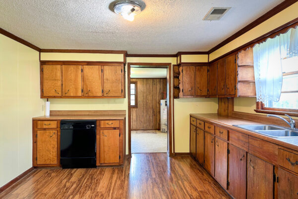 Photo of 3-7%c2%b1-acre-country-property-with-pond-and-immaculate-shop-moulton-lawrence-county-al-online-auction