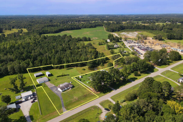 Photo of 3-7%c2%b1-acre-country-property-with-pond-and-immaculate-shop-moulton-lawrence-county-al-online-auction