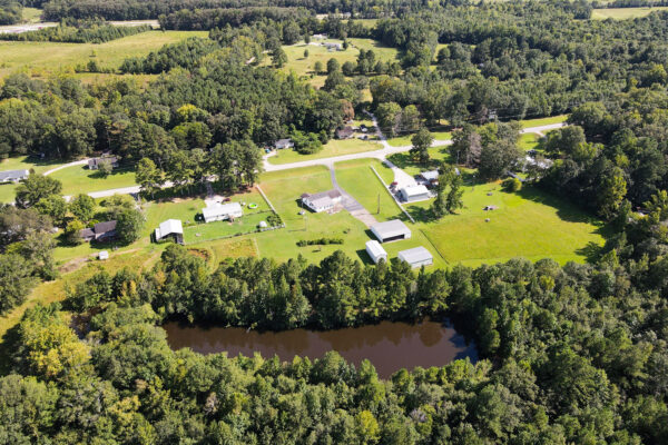 Photo of 3-7%c2%b1-acre-country-property-with-pond-and-immaculate-shop-moulton-lawrence-county-al-online-auction