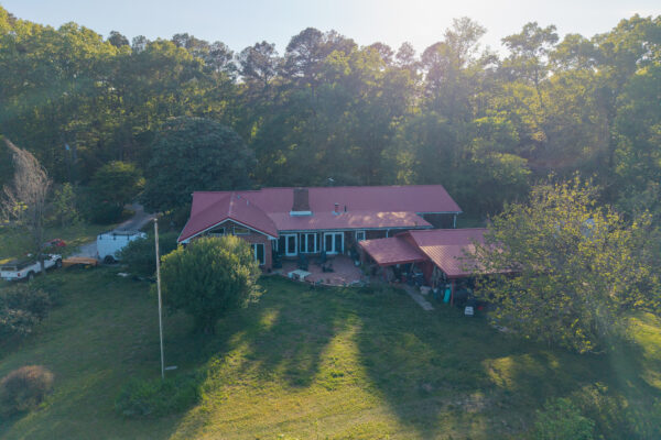 Photo of 116-acres-on-the-coosa-river-with-homes-barns-and-ponds