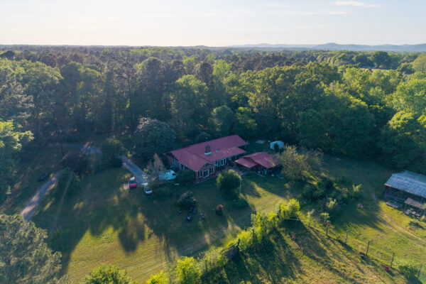 Photo of 116-acres-on-the-coosa-river-with-homes-barns-and-ponds