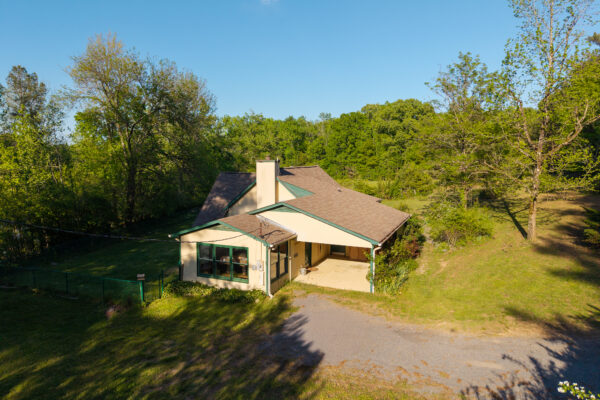 Photo of 116-acres-on-the-coosa-river-with-homes-barns-and-ponds