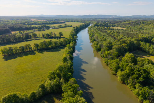Photo of 116-acres-on-the-coosa-river-with-homes-barns-and-ponds