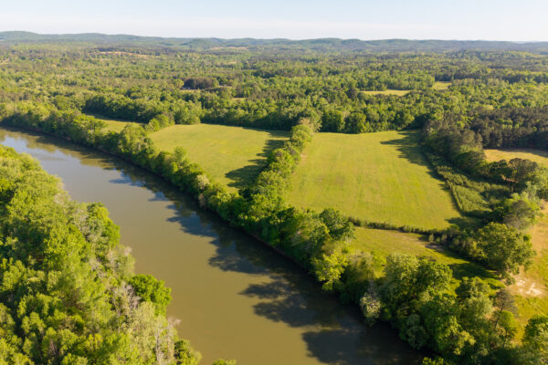 Photo of 116-acres-on-the-coosa-river-with-homes-barns-and-ponds