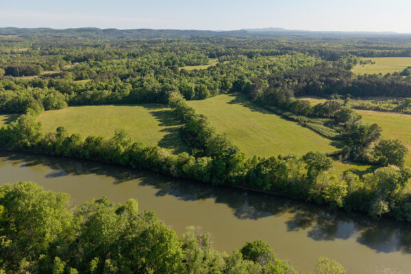 Photo of 116-acres-on-the-coosa-river-with-homes-barns-and-ponds