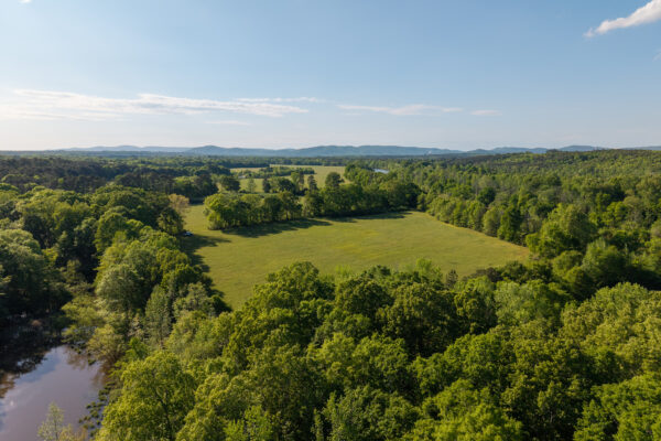 Photo of 116-acres-on-the-coosa-river-with-homes-barns-and-ponds