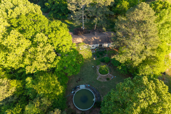 Photo of 116-acres-on-the-coosa-river-with-homes-barns-and-ponds
