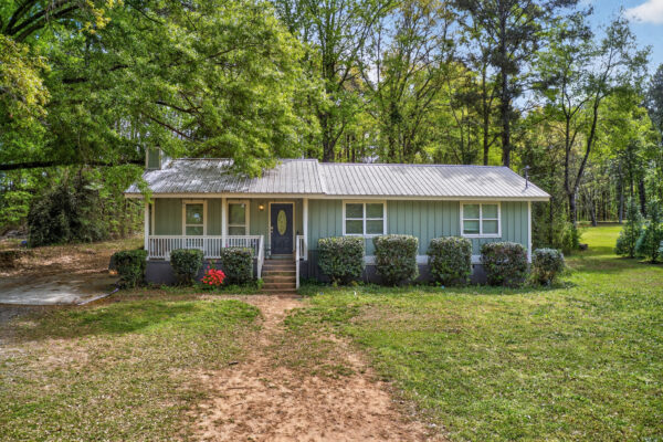 Photo of income-producing-home-by-lake-sinclair-milledgeville-baldwin-county-ga-auction
