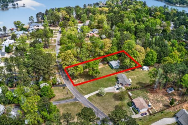 Photo of income-producing-home-by-lake-sinclair-milledgeville-baldwin-county-ga-auction