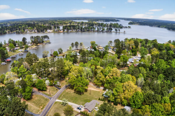 Photo of income-producing-home-by-lake-sinclair-milledgeville-baldwin-county-ga-auction