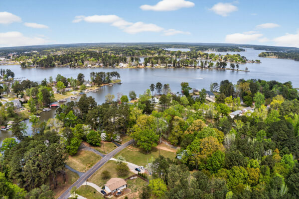 Photo of income-producing-home-by-lake-sinclair-milledgeville-baldwin-county-ga-auction