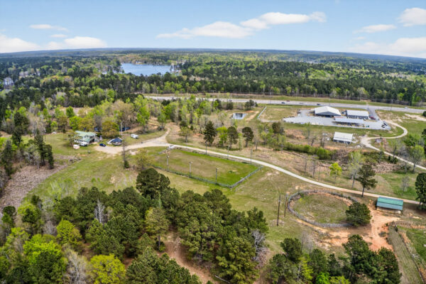 Photo of 48-acre-horse-farm-with-barndominium