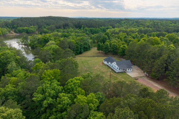 Photo of 22-22-acres-with-executive-waterfront-home-and-building-lots-on-the-coosa-river-cedar-bluff-al-auction