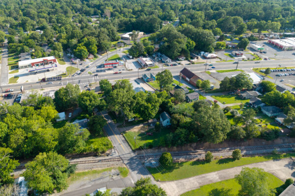 Photo of 1-acre-commercial-corner-with-commercial-building-2-homes-and-garage-apartment-rome-floyd-county-ga-auction