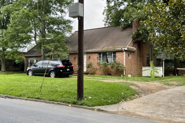 Photo of 1-acre-commercial-corner-with-commercial-building-2-homes-and-garage-apartment-rome-floyd-county-ga-auction