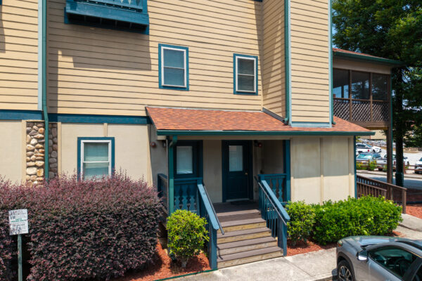 Photo of 3-condominium-units-at-tuscany-villas-helen-white-county-ga-online-auction