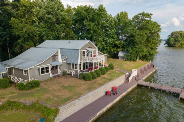Photo of double-lake-frontage-home-with-docks-on-weiss-lake-cedar-bluff-cherokee-county-al-auction
