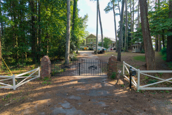 Photo of double-lake-frontage-home-with-docks-on-weiss-lake-cedar-bluff-cherokee-county-al-auction
